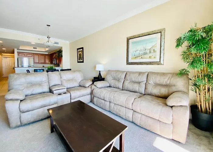 Holiday home Seawind 1008: Beachfront With Pool And Kid's Bunk Gulf Shores