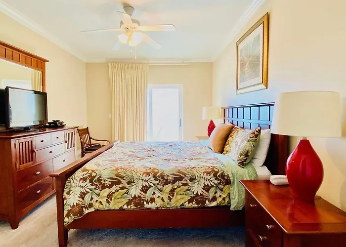 Seawind 1008: Beachfront With Pool And Kid's Bunk Holiday home